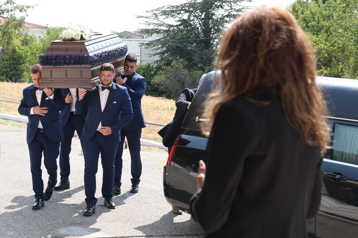 Βούλα Πατουλίδου για τον σύζυγό της: «Το μνήμα του είναι δίπλα σε τέσσερα παιδιά από τα Τέμπη»