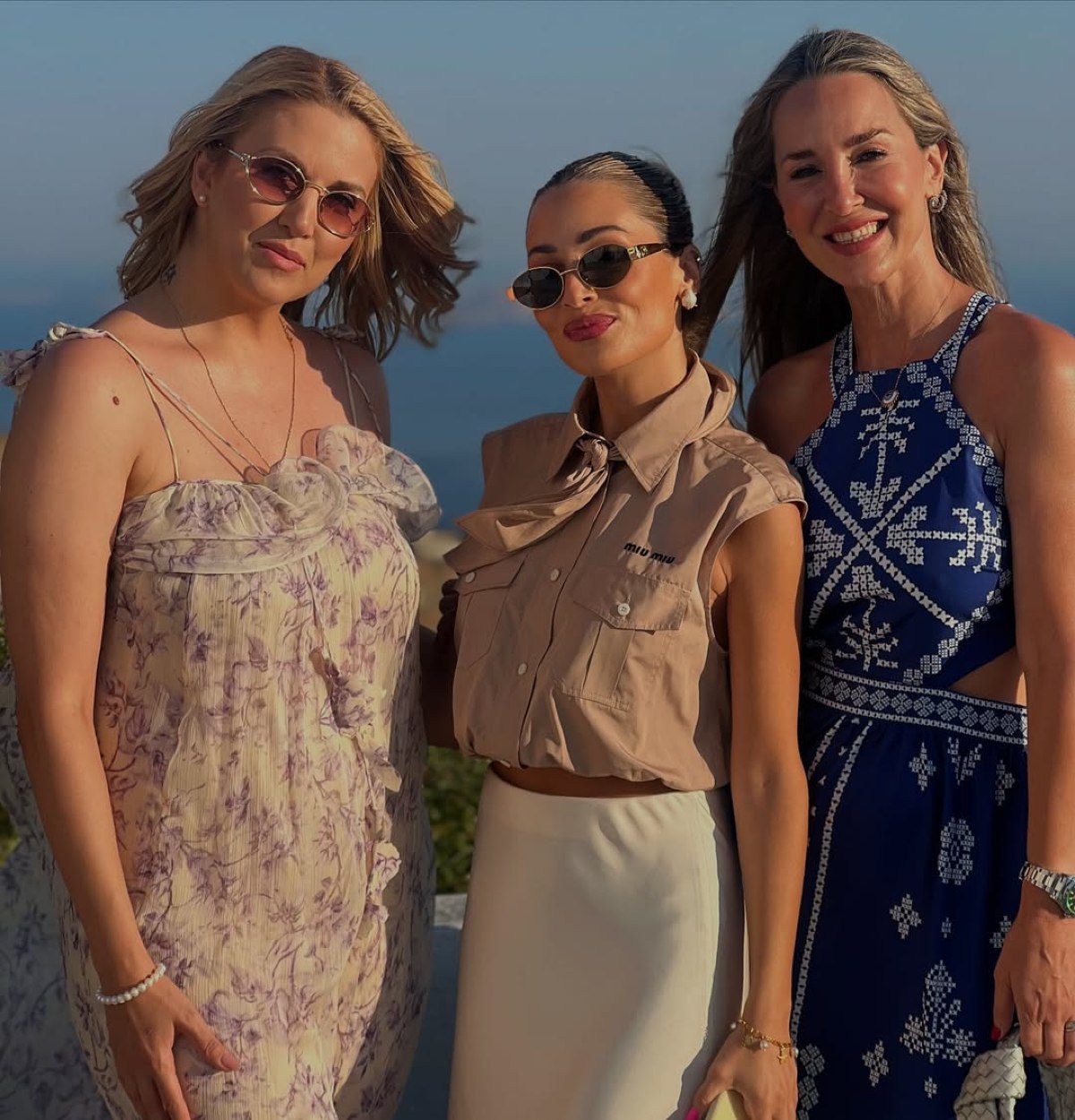 Η Φωτεινή Πετρογιάννη στην βάφτιση του γιου της και η Ελένη Βουλγαράκη