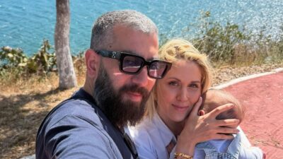 Ο Μιχάλης Ρουμπής με την Φωτεινή Πετρογιάννη και τον γιο τους