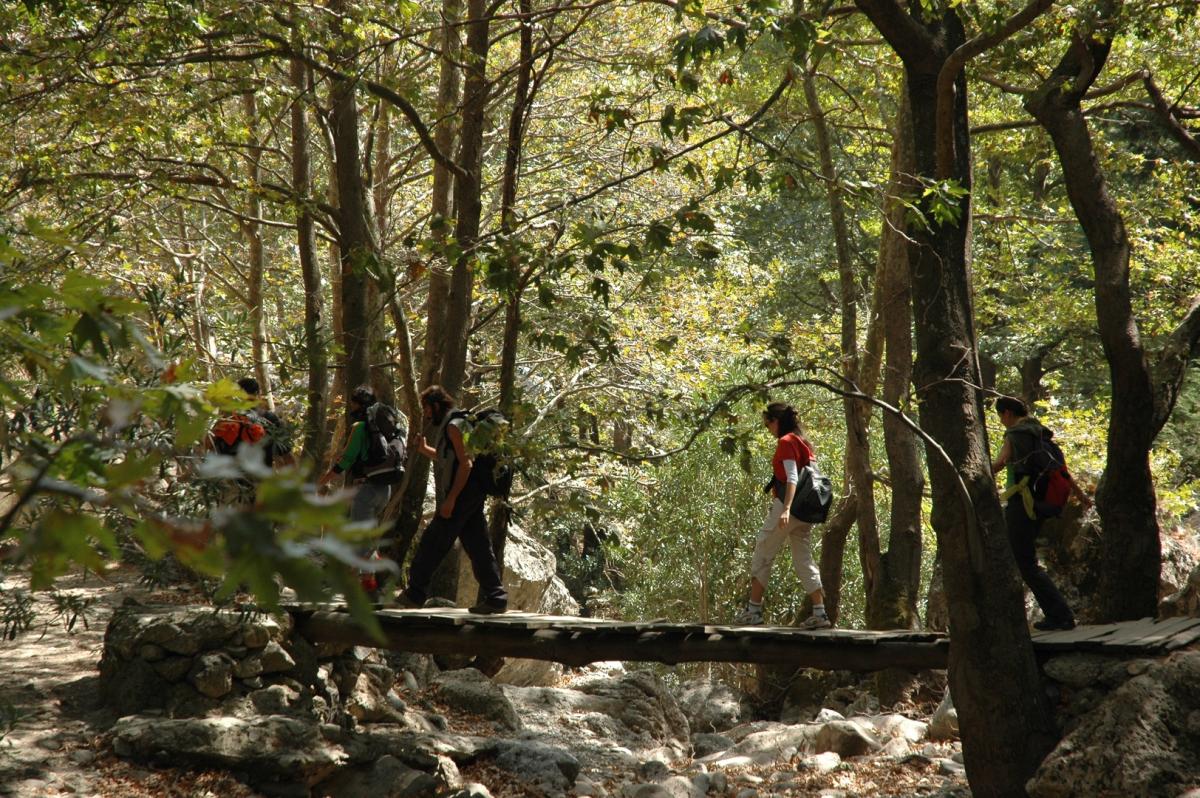 Πεζοπορία σε παραμυθένα φυσικά τοπία