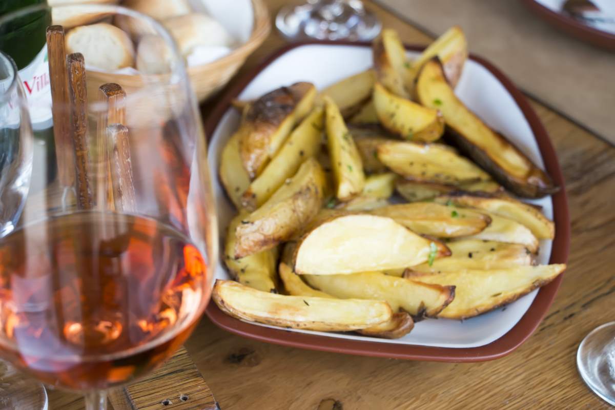 Κορτιζόλη αυξάνεται με πατάτες τηγανητές και αλκοόλ