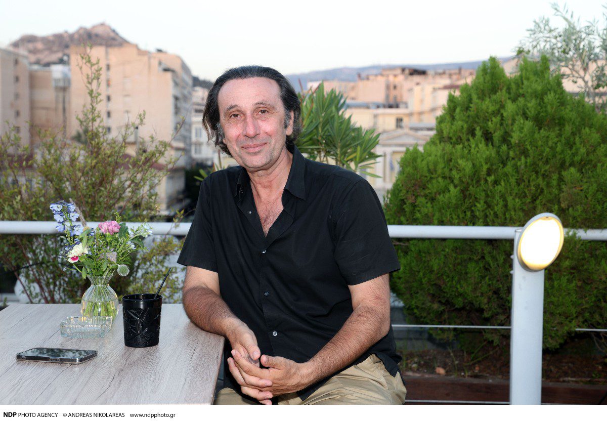 Ο Ρένος Χαραλαμπίδης σε έξοδό του 