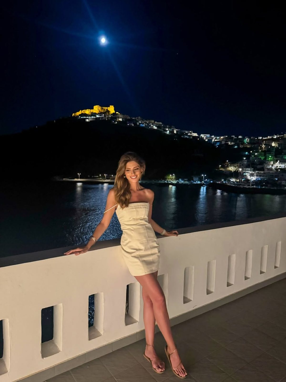 Η Ανθή Σαλαγκούδη στην Αστυπάλαια το βράδυ