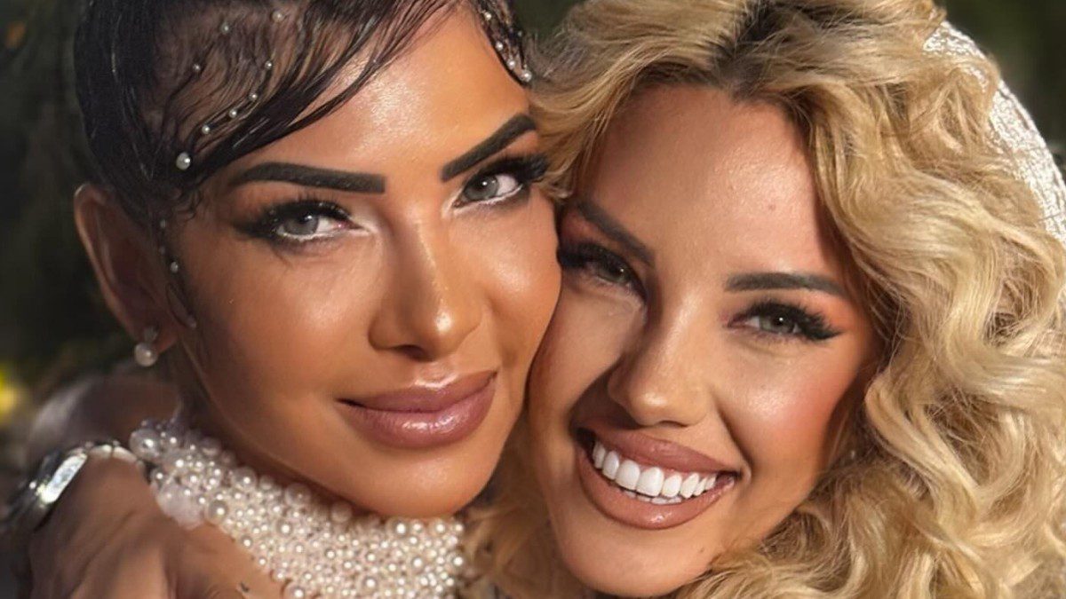 Η Σάσα Μπάστα με την φίλη της