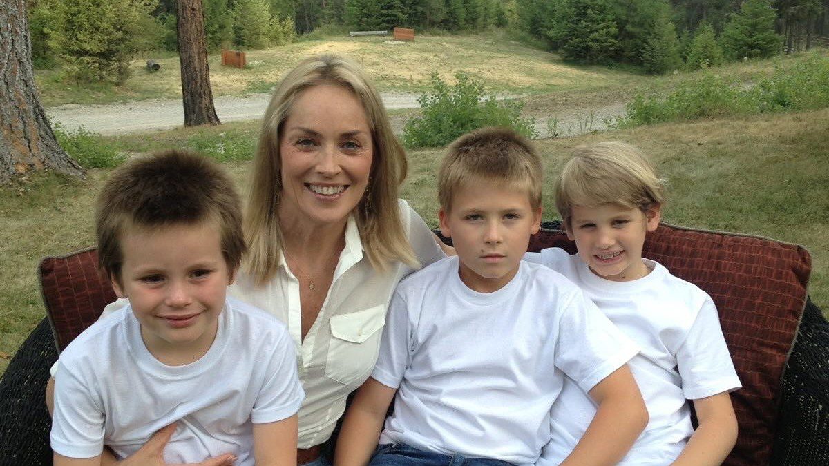 Η Σάρον Στόουν με τα τρία παιδιά της