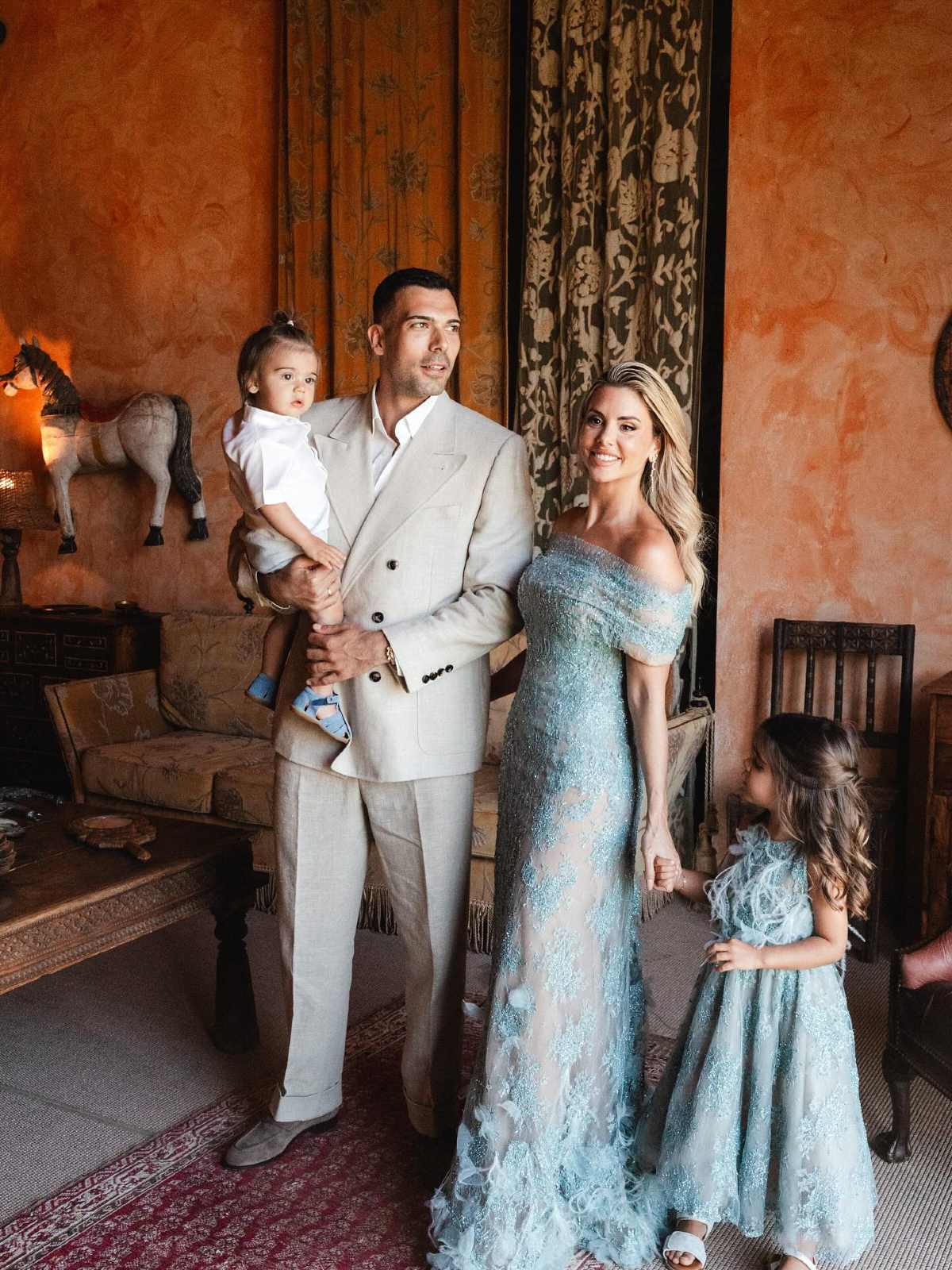 Κώστας Σλούκας: Δημοσίευσε τις επίσημες φωτογραφίες από την βάφτιση του γιου του