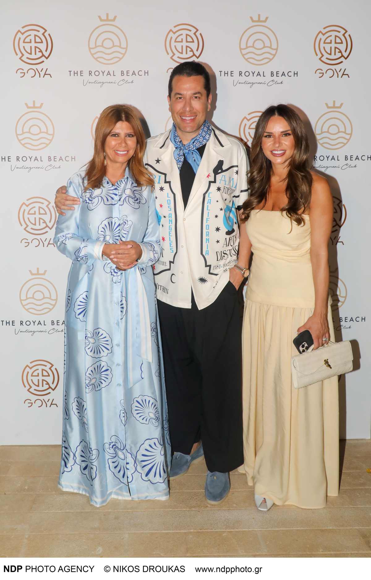 Βασίλης Σταθοκωστόπουλος: Στα εγκαίνια του μαγαζιού του με Κωνσταντίνα Σπυροπούλου και την αδελφή του, Αλεξάνδρα - Φωτογραφίες