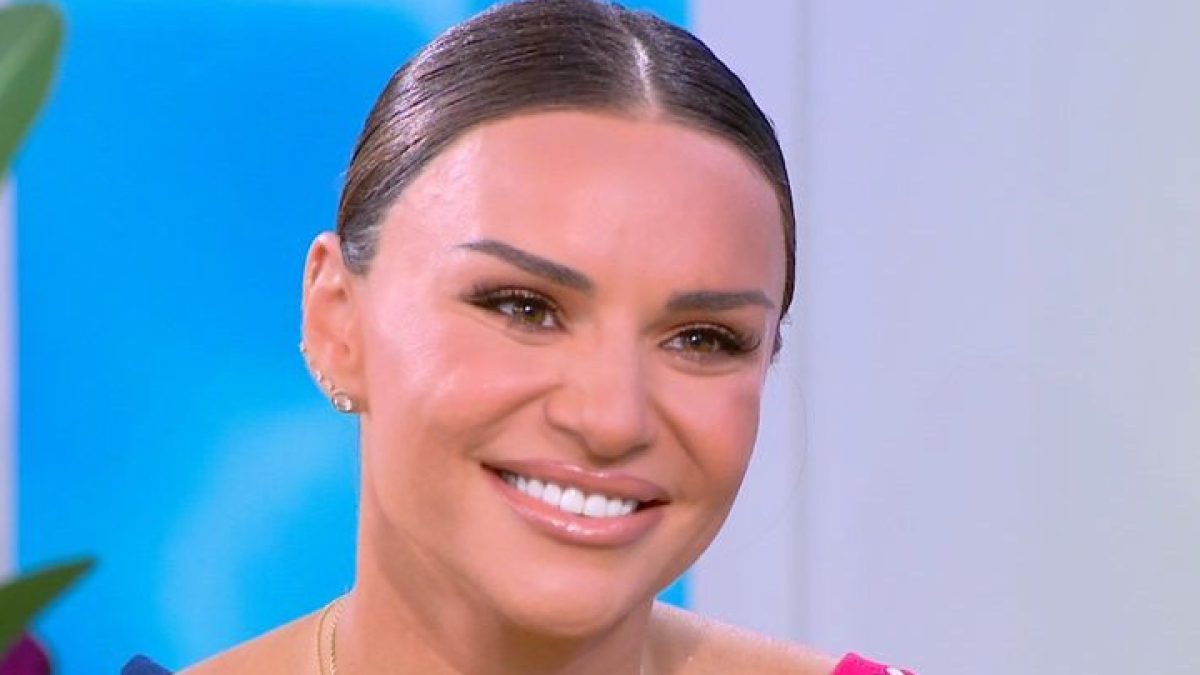 Η Ελένη Τσολάκη στο Καλοκαίρι Παρέα