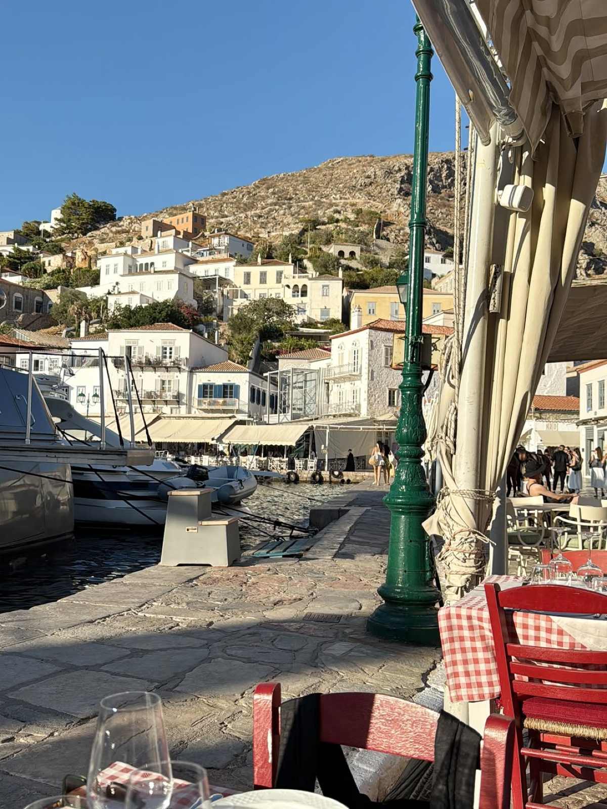 Η Ηλιάννα Παπαγεωργίου στην Ύδρα