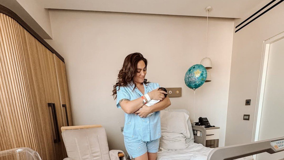 Η Ευρυδίκη Βαλαβάνη με τον γιο της