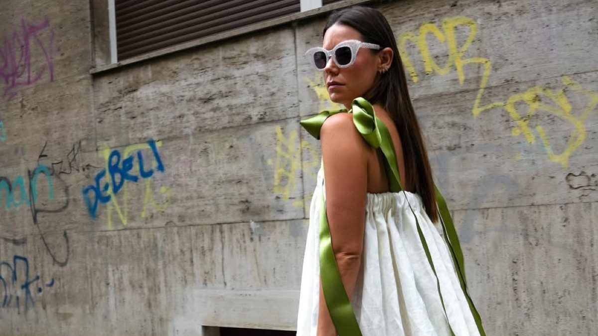 Φόρεμα λευκό στο street style