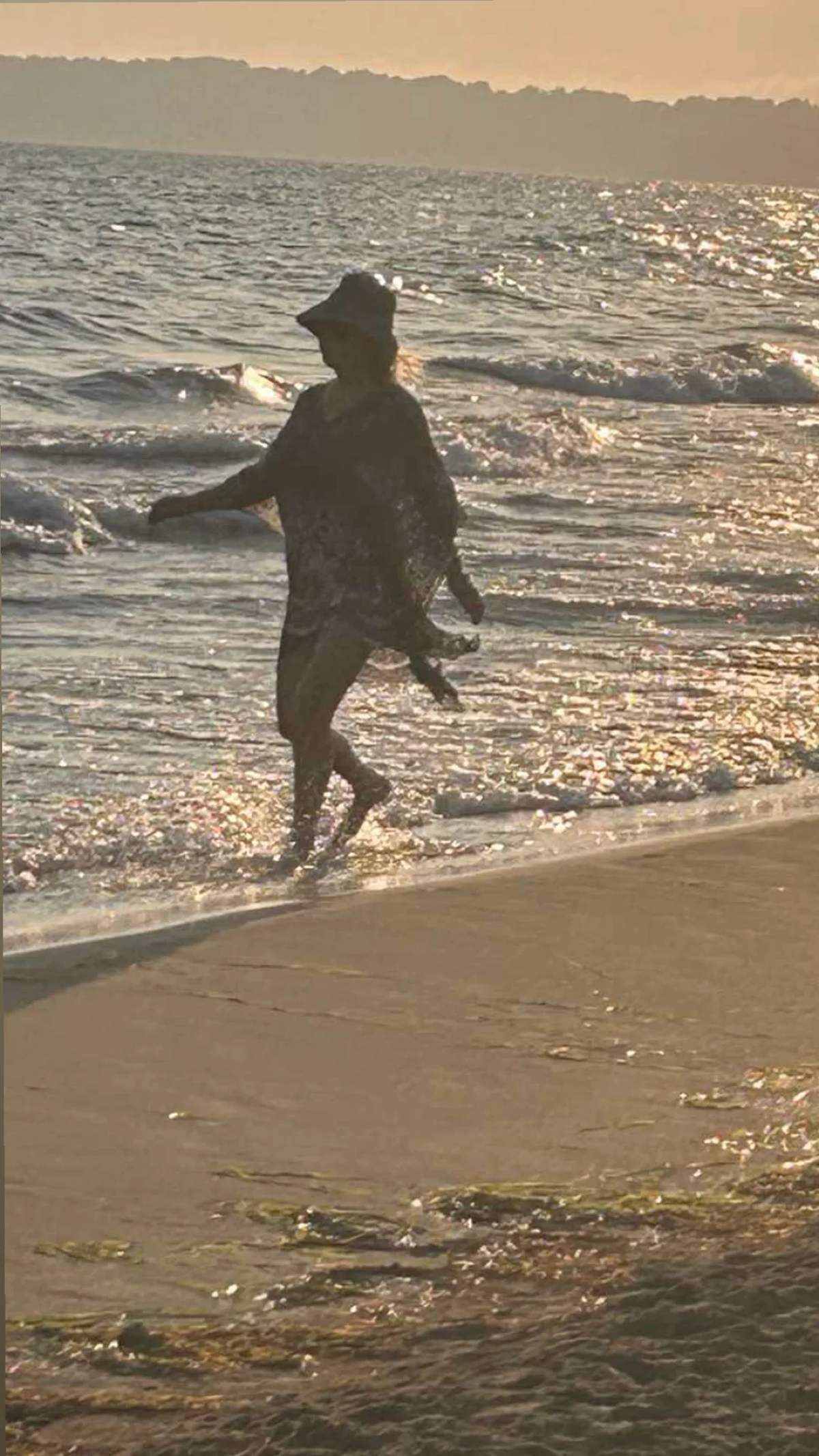 Η Αγγελική Νικολούλη στην Παραλία