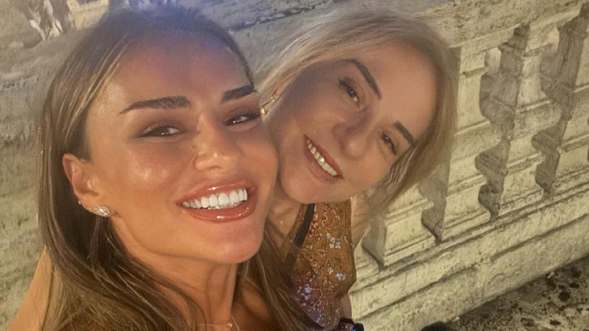 Η Ελένη Τσολάκη με τη μητέρα της, Μαρία