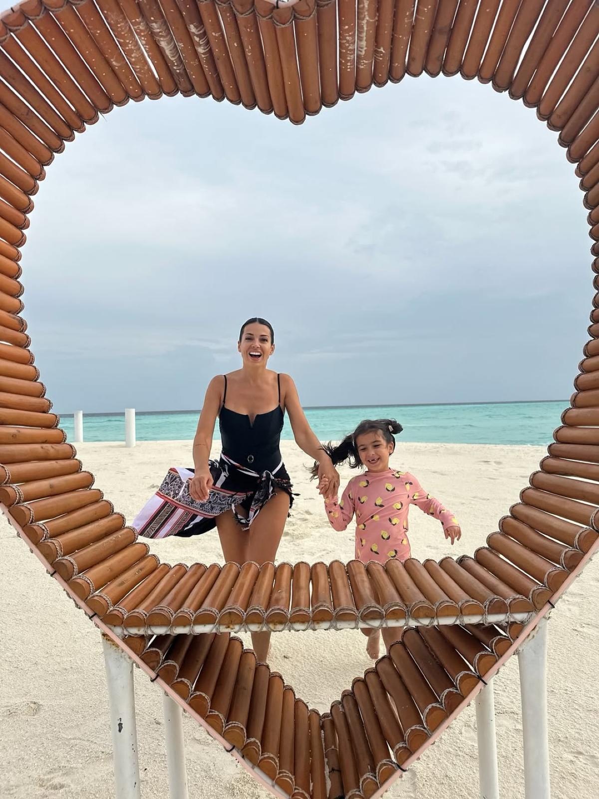 Η Ελένη Χατζίδου με την κόρη της