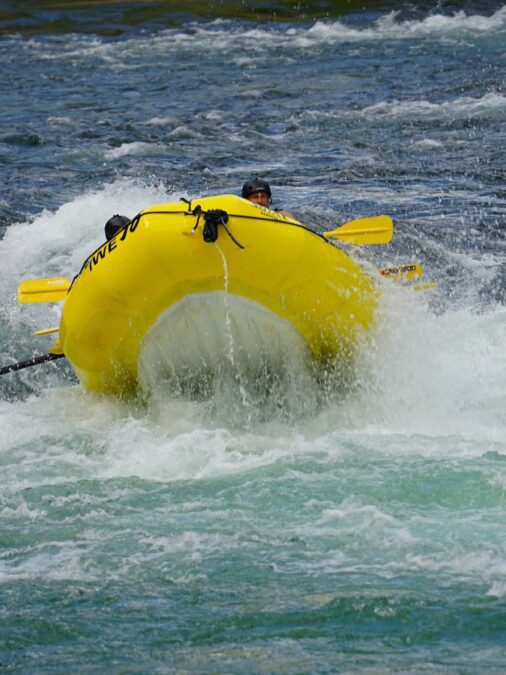 Ευγενία Σαμαρά σε ποτάμι στον Καναδά