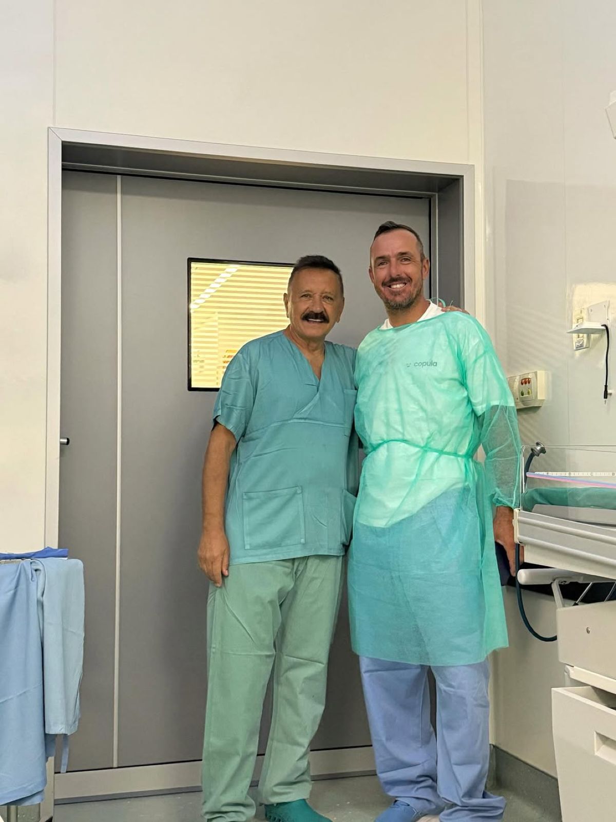 Ο Παύλος Καγιαλής στο μαιευτήριο