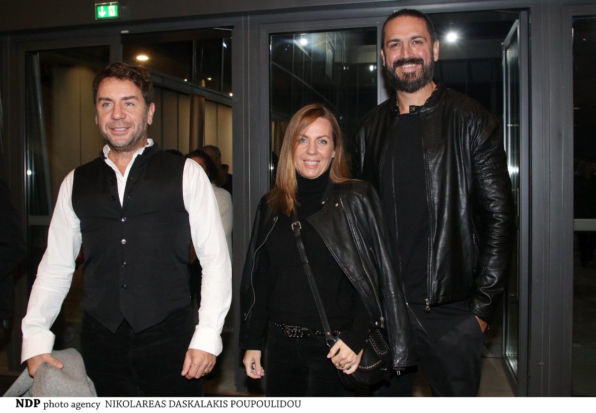 Ο Γιώργος Μαζωνάκης με τον αδερφή του Βάσω και τον σύντροφό της Δημήτρη Μακρυνιώτη