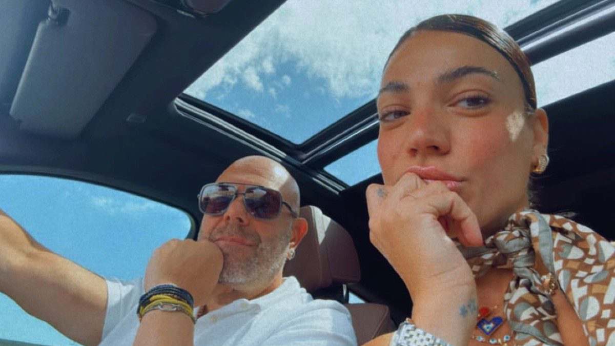 Η Ήβη Αδάμου με τον Μιχάλη Κουινέλη