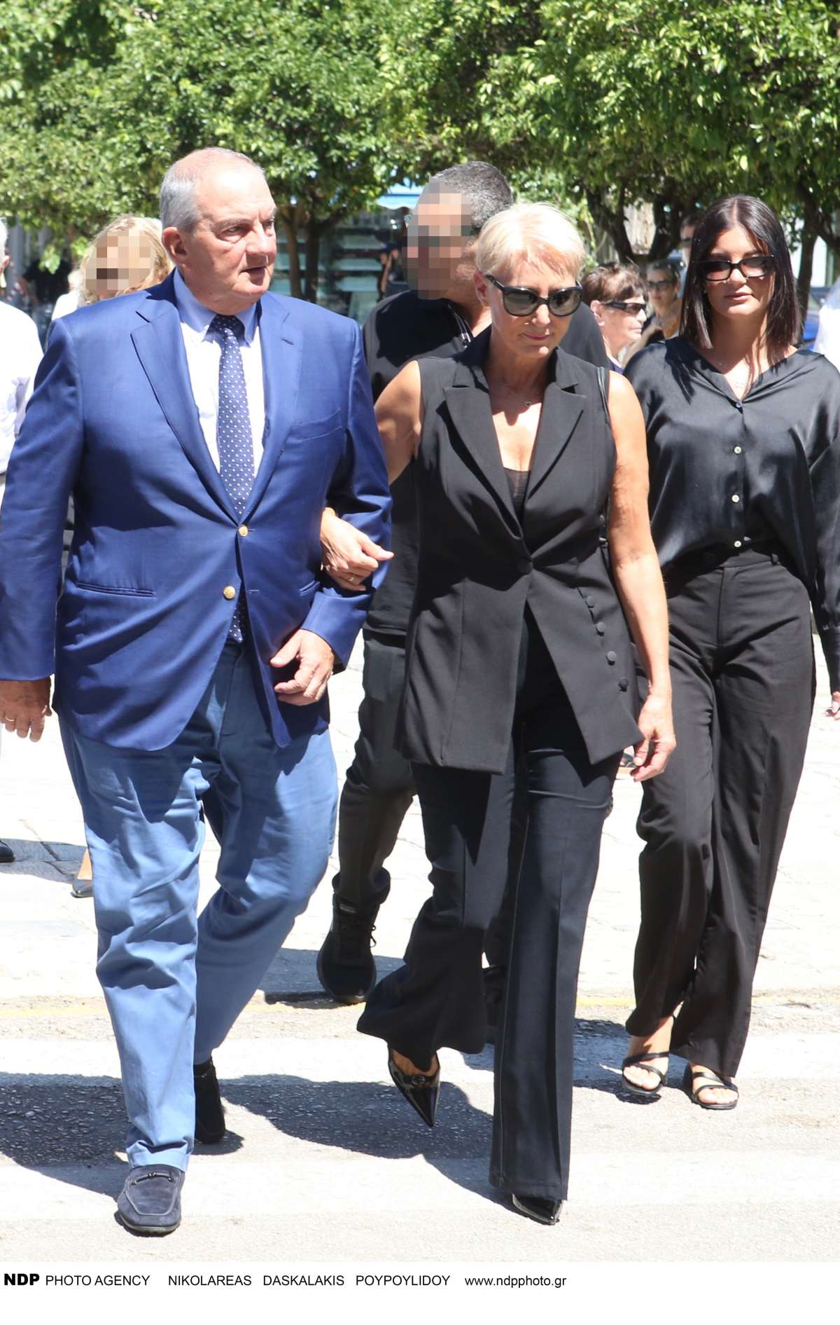 Ο Κώστας Καραμανλής με τη σύζυγό του Νατάσα Παζαΐτη και την κόρη τους, Αλίκη