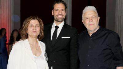 Ο Κωνσταντίνος Αργυρός με τους γονείς του