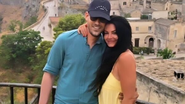 Μαρία Κορινθίου, Γιώργος Καραθανάσης