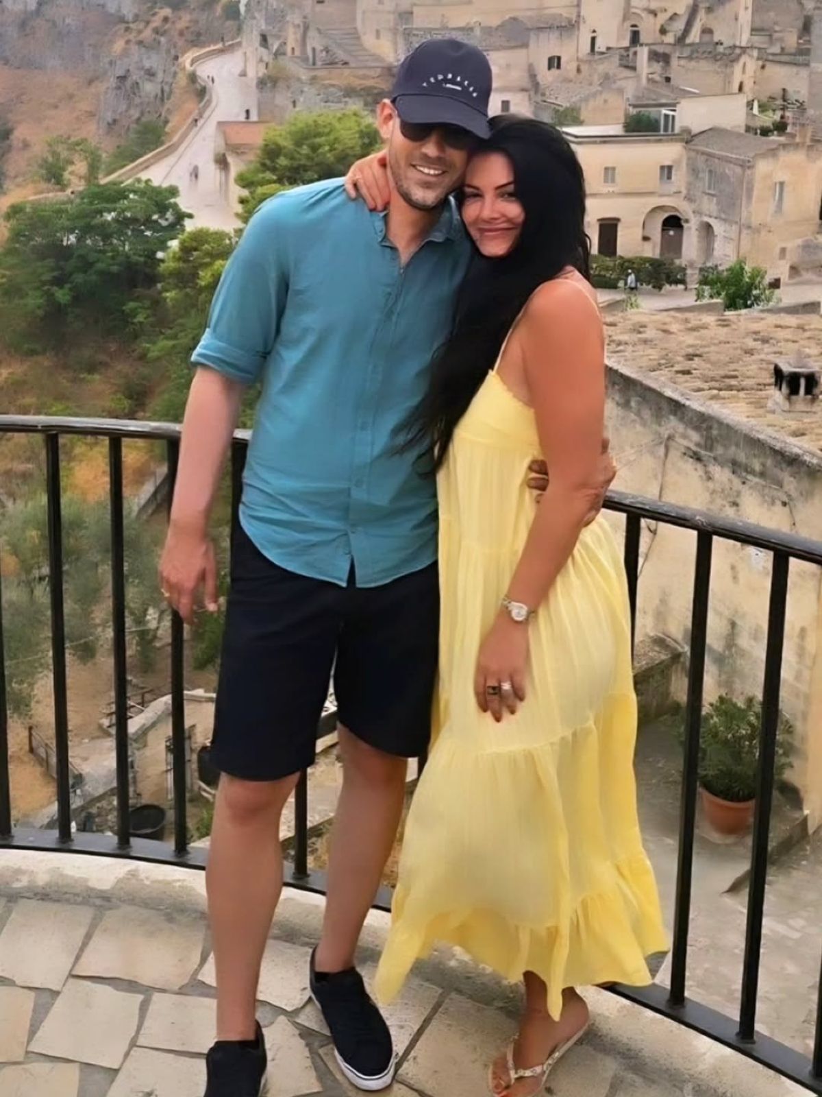 Μαρία Κορινθίου, Γιώργος Καραθανάσης