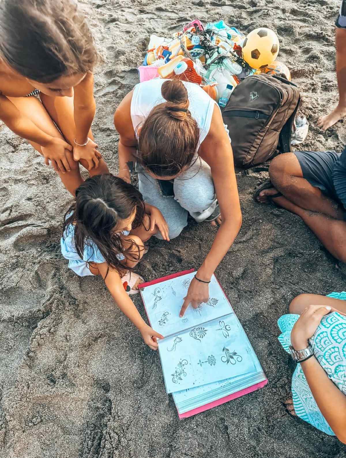 Η Όλγα Φαρμάκη με την κόρη της
