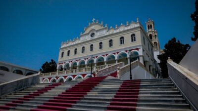 Η Παναγία της Τήνου