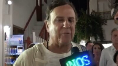 Ο Χάρης Ρώμας στη Μύκονο