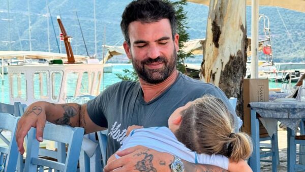 Ο Δημήτρης Αλεξάνδρου με τον γιο του