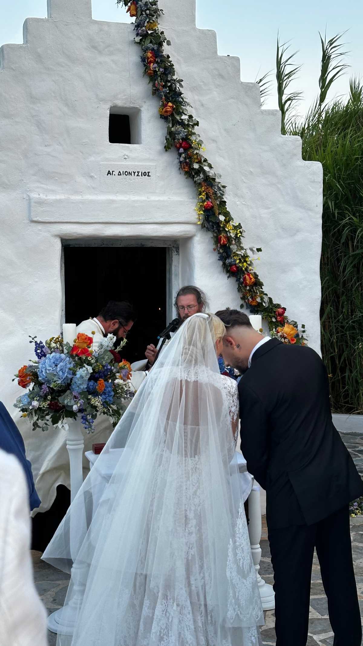 Παντρεύτηκαν ο Fy και η Αλεξία Κεφαλά: Η τελετή, το εντυπωσιακό νυφικό και ο πρώτος χορός