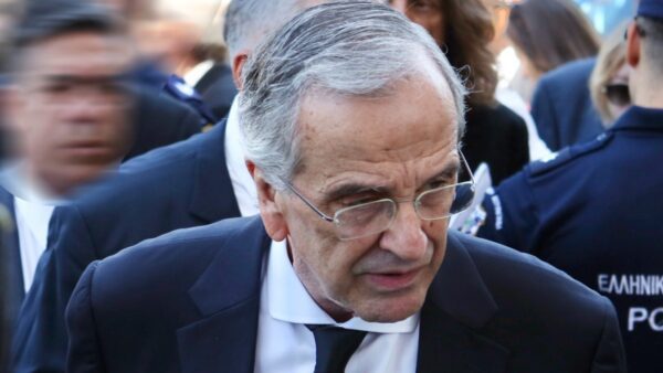 Ο Αντώνης Σαμαράς στην κηδεία της κόρης του, Λένας