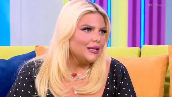 Η Δανάη Μπάρκα στο Καλοκαίρι Παρέα