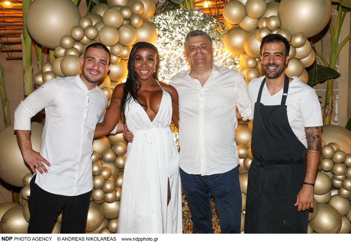 Η Ελίζαμπεθ Ελέτσι και ο Νεκτάριος Λεμονίδης με φίλους