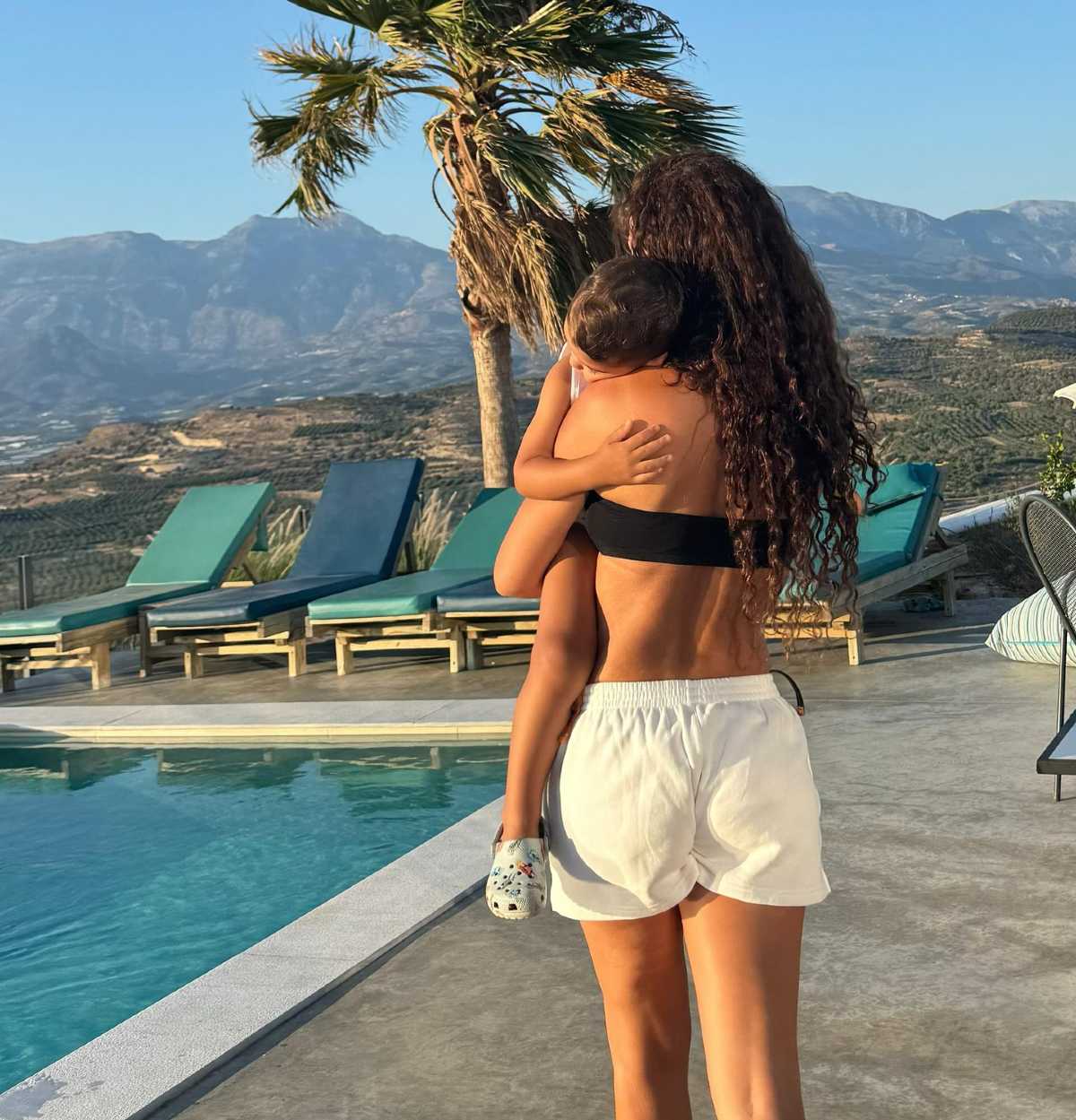 Η Ελένη Φουρέιρα με τον γιο της