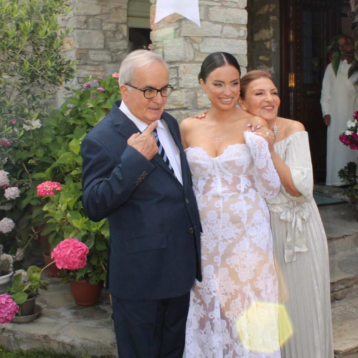 Τζώνη Καλημέρης - Ελπίδα Ιακωβίδου: Οι πρώτες φωτογραφίες από τον μήνα του μέλιτος στην Πάρο