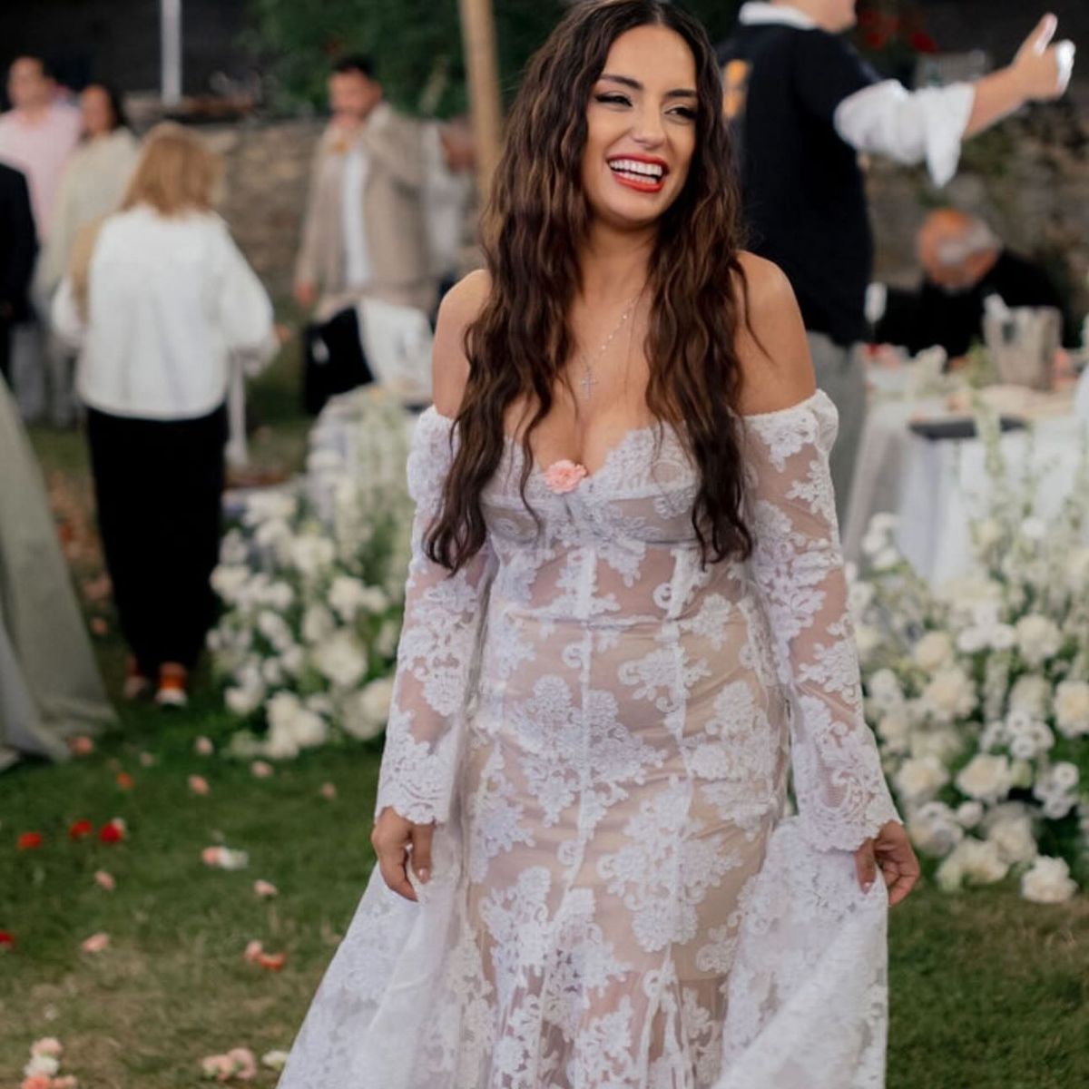 Τζώνη Καλημέρης - Ελπίδα Ιακωβίδου: Οι πρώτες φωτογραφίες από τον μήνα του μέλιτος στην Πάρο