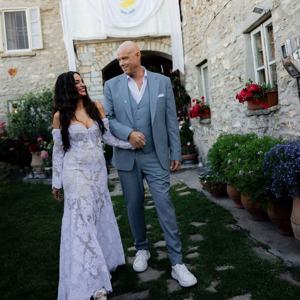 Τζώνη Καλημέρης - Ελπίδα Ιακωβίδου: Οι πρώτες φωτογραφίες από τον μήνα του μέλιτος στην Πάρο