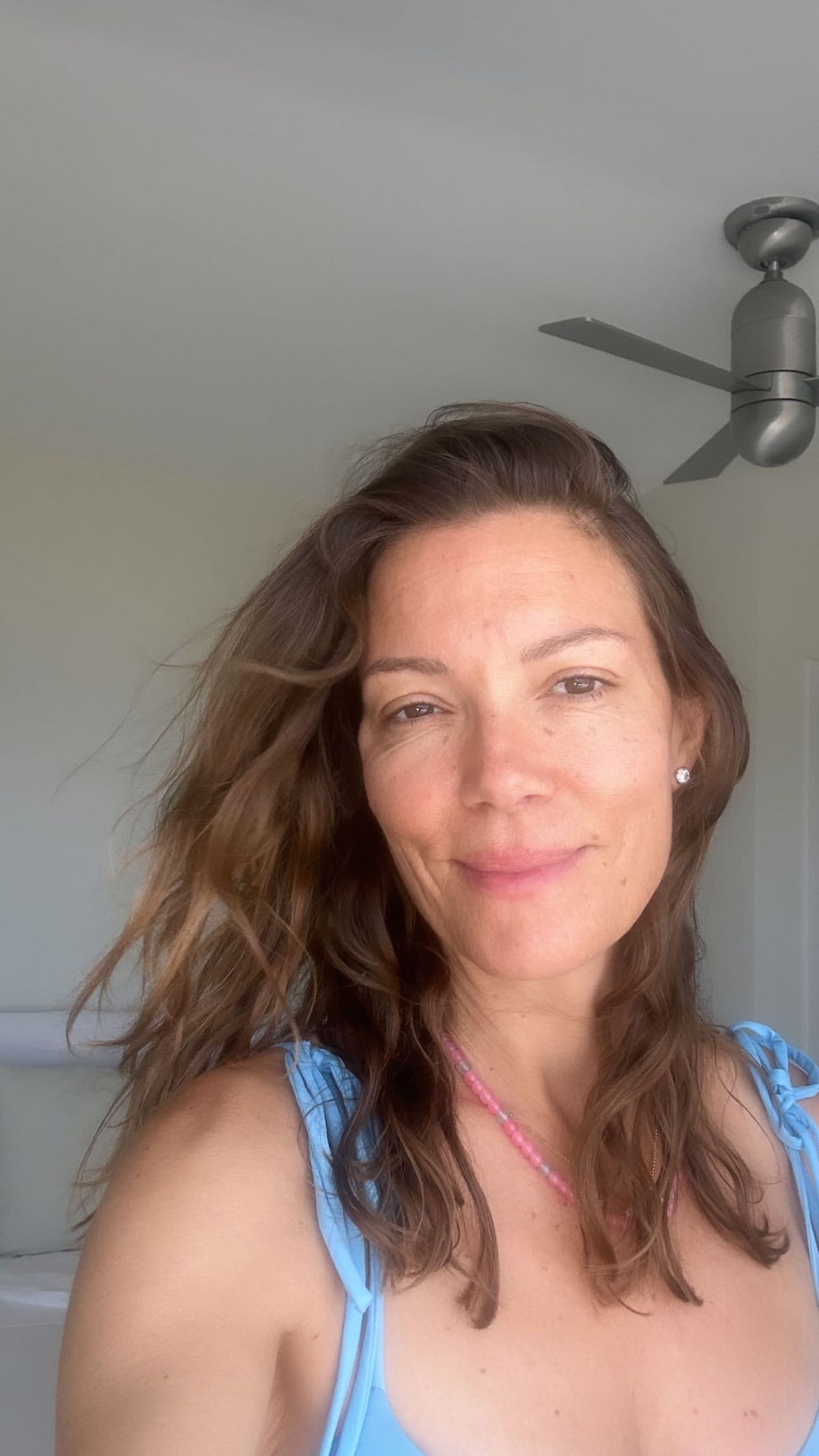 Η Βίκυ Καγιά χωρίς μακιγιάζ στις διακοπές της