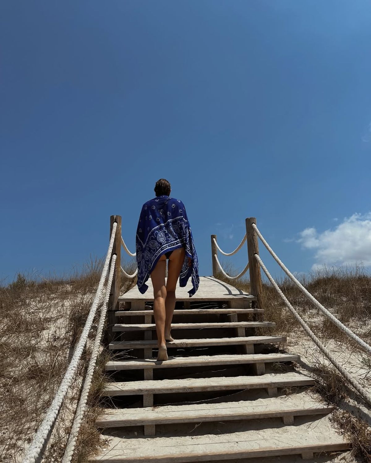 Βίκυ Καγιά: Στη Φορμεντέρα με μπικίνι - Οι φωτογραφίες μπροστά στα καταγάλανα νερά