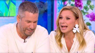 Η Κατερίνα Καραβάτου με τον Χάρη Λεμπιδάκη στο Καλοκαίρι Παρέα