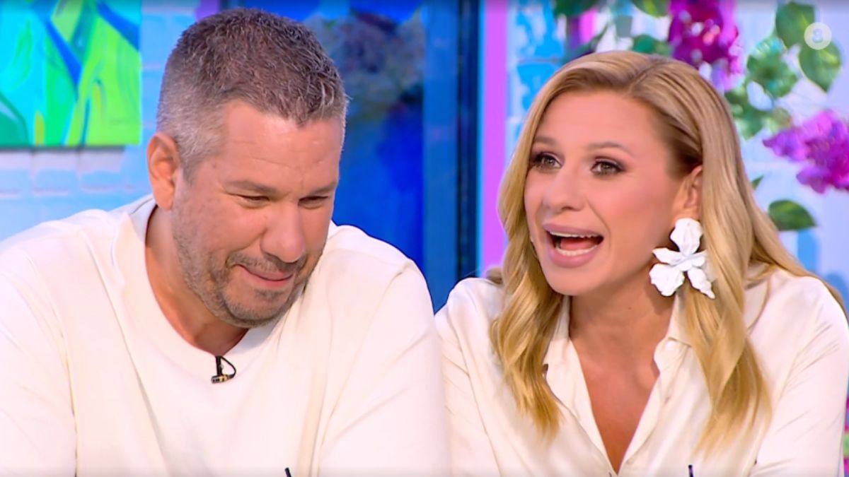 Η Κατερίνα Καραβάτου με τον Χάρη Λεμπιδάκη στο Καλοκαίρι Παρέα