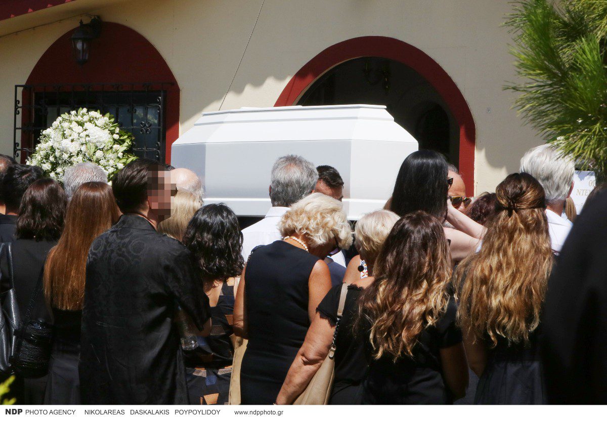 Η κηδεία της Αλεξάνδρας Νικολαΐδου