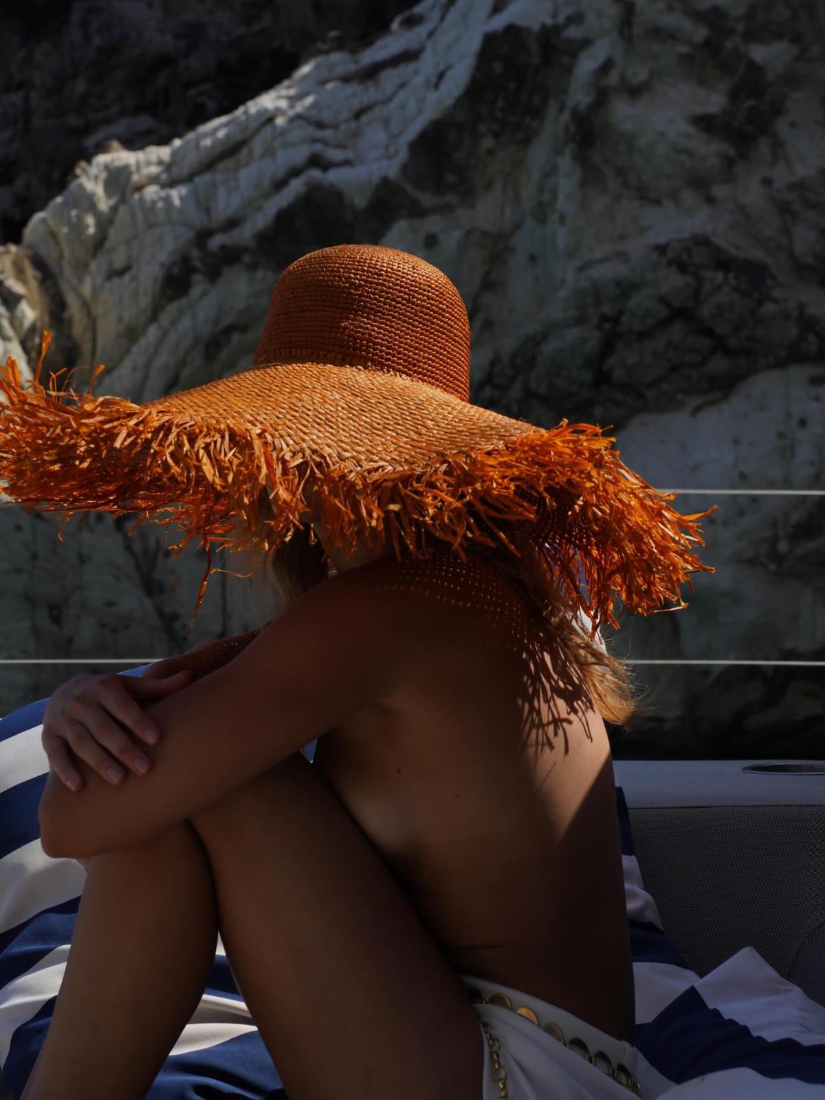 Η Κλέλια Ανδριολάτου σε σκάφος