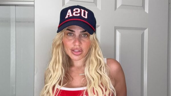 Η Κόνι Μεταξά