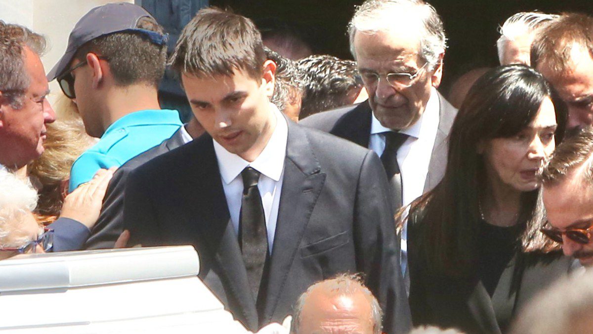 Ο Κώστας Σαμαράς στην κηδεία της Λένας