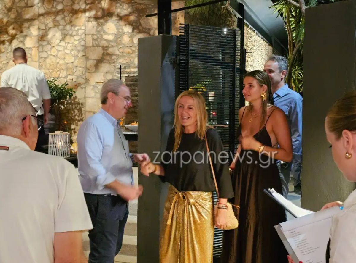 Ο Κυριάκος Μητσοτάκης και η σύζυγός του στην Κρήτη