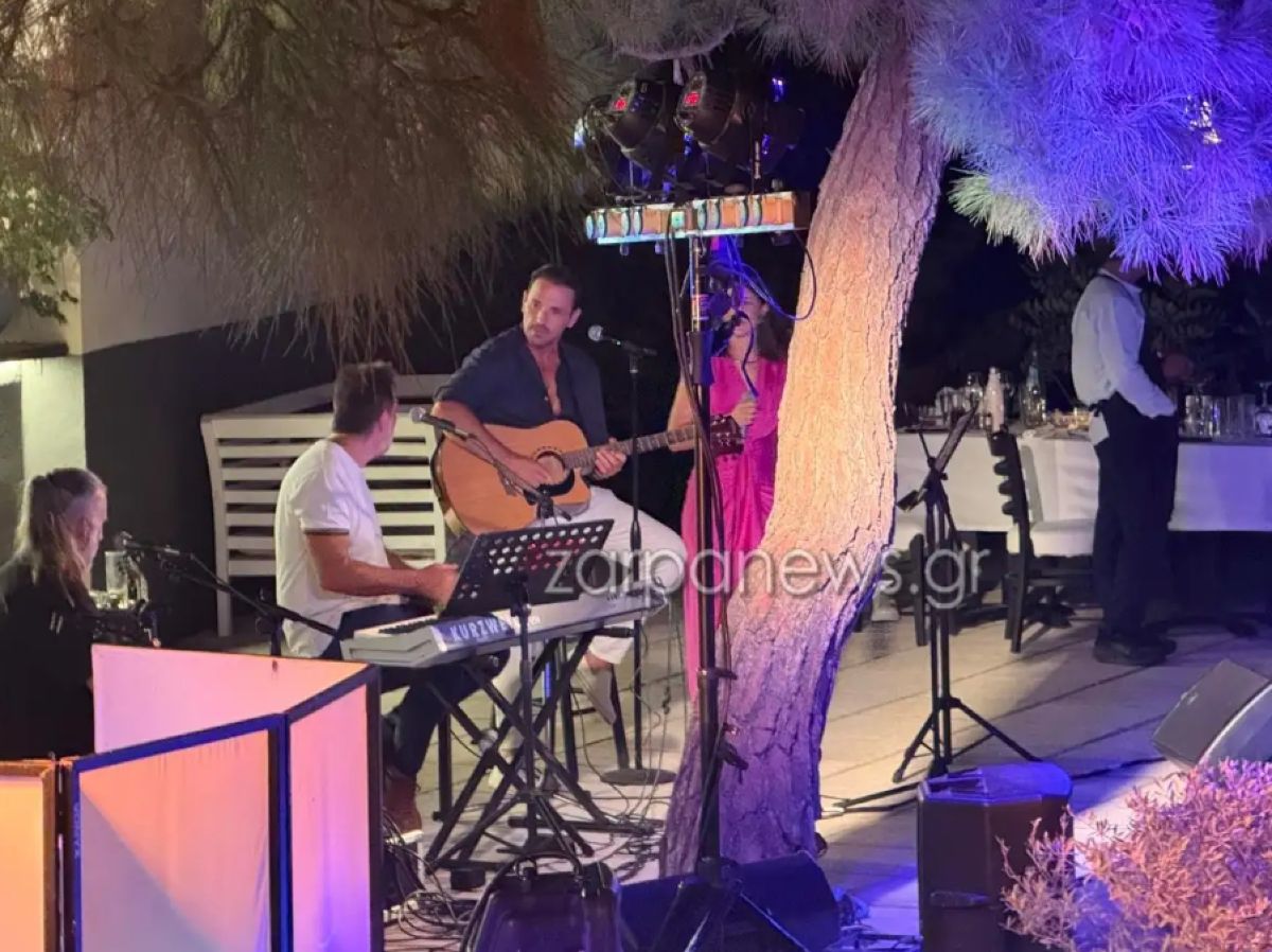 Ο Κυριάκος Μητσοτάκης και η σύζυγός του στην Κρήτη