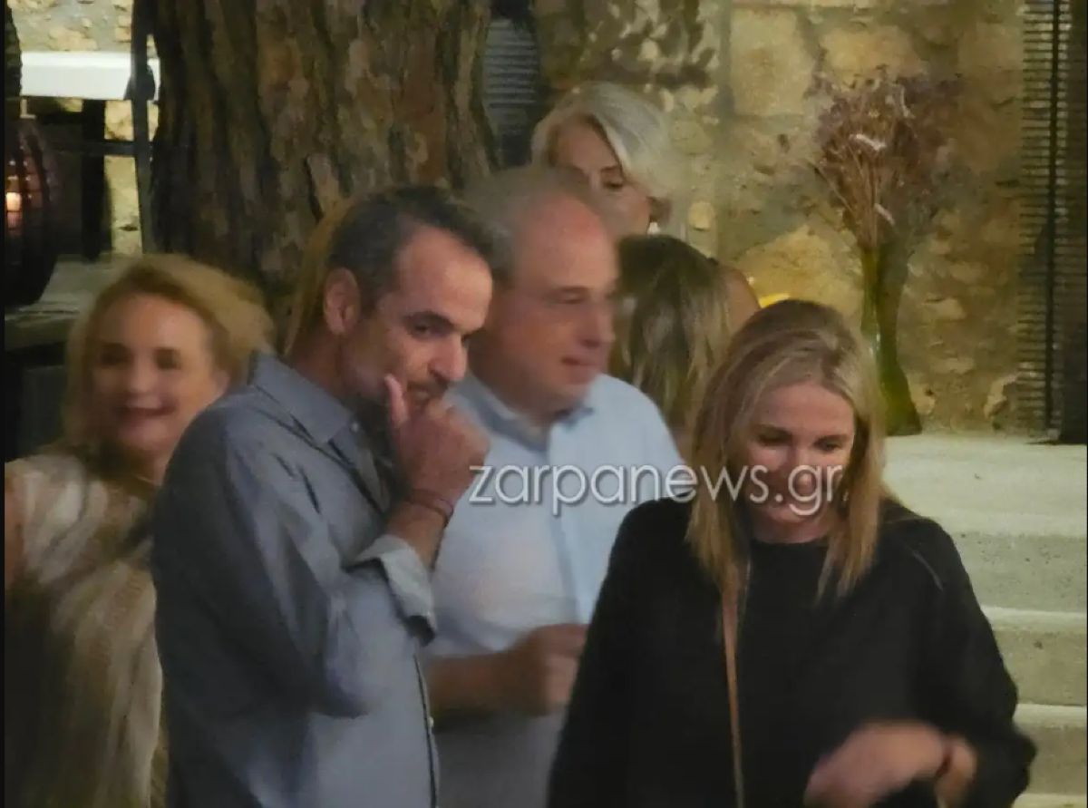 Ο Κυριάκος Μητσοτάκης και η σύζυγός του στην Κρήτη