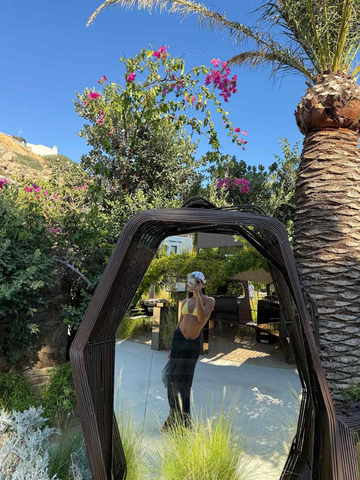 Η Μαριαλένα Ρουμελιώτη και ο Σάκης Κατσούλης στην Μύκονο